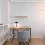 Rent 4 bedroom apartment in Valencia