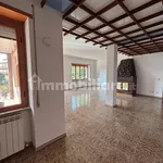 Rent 5 bedroom apartment of 150 m² in Morlupo