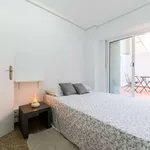 Rent a room of 150 m² in valencia