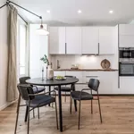 Appartement de 68 m² avec 3 chambre(s) en location à Paris