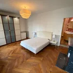 Rent 5 bedroom apartment of 115 m² in Paris