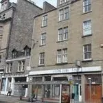 Rent 4 bedroom flat in Dundee