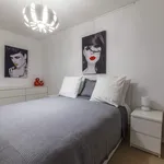 Rent 1 bedroom apartment of 70 m² in Paris