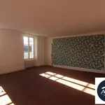 Appartement de 121 m² avec 3 chambre(s) en location à EPERNON