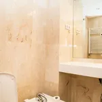 Rent 2 bedroom apartment of 70 m² in barcelona