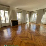 Appartement de 8509 m² avec 3 chambre(s) en location à LYON