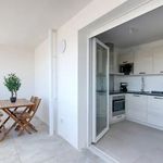 Appartement de 740 m² avec 2 chambre(s) en location à Marseille