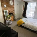 Rent 4 bedroom apartment in South East England