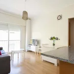 Rent 4 bedroom apartment of 80 m² in Lisboa