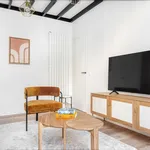 Rent 1 bedroom apartment of 641 m² in Paris