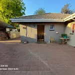 Rent 1 bedroom apartment in Roodepoort