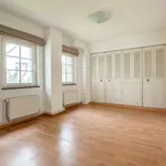 Maison de 932 m² avec 4 chambre(s) en location à Waterloo