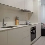 Rent 2 bedroom apartment of 90 m² in barcelona