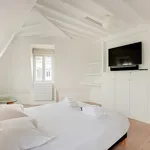 Rent 3 bedroom apartment of 189 m² in Paris