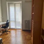 Rent 3 bedroom apartment of 66 m² in Milan