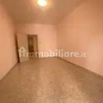 Affitto 4 camera appartamento di 90 m² in Catania