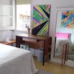 Rent 4 bedroom apartment in Barcelona