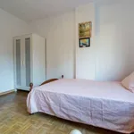 Rent a room of 140 m² in valencia