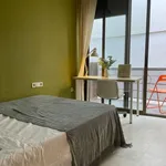 Alquilo 8 dormitorio apartamento de 244 m² en  Sevilla