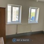 Rent 3 bedroom flat in East Midlands