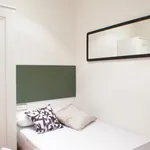 Rent 5 bedroom apartment in Barcelona