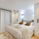 Appartement de 592 m² avec 1 chambre(s) en location à Paris