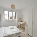 Appartement de 72 m² avec 4 chambre(s) en location à Venissieux