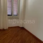 Affitto 5 camera appartamento di 130 m² in Firenze