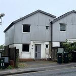 Rent 4 bedroom flat in South East England