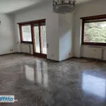 Rent 5 bedroom apartment of 200 m² in Rome