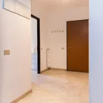 Rent 3 bedroom apartment in Milan