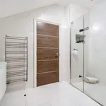 Rent 3 bedroom apartment in London