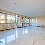 Rent 5 bedroom apartment of 178 m² in Rome