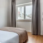 Rent 3 bedroom apartment of 63 m² in Lisbon