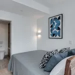 Appartement de 656 m² avec 2 chambre(s) en location à Vancouver