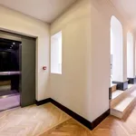 Rent 1 bedroom house of 372 m² in Bruxelles