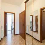 Rent a room of 100 m² in milan