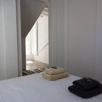 Rent 2 bedroom apartment of 68 m² in Lisbon