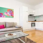 Rent 3 bedroom apartment of 45 m² in Wien