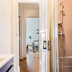 Rent a room of 90 m² in lisbon