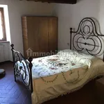 Rent 4 bedroom house of 110 m² in Arezzo