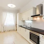 Pronajměte si 6 ložnic/e byt o rozloze 190 m² v Prague