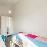 Rent 4 bedroom apartment in Bologna