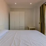 Rent 4 bedroom apartment in valencia