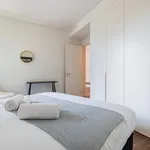 Rent 1 bedroom apartment of 70 m² in Lisbon