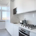 Rent 4 bedroom apartment of 94 m² in Lisbon