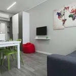 Rent 1 bedroom apartment of 44 m² in milan