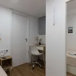 Rent 2 bedroom apartment of 67 m² in barcelona