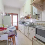 Rent a room of 80 m² in lisbon