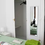 Rent 4 bedroom apartment in Valencia